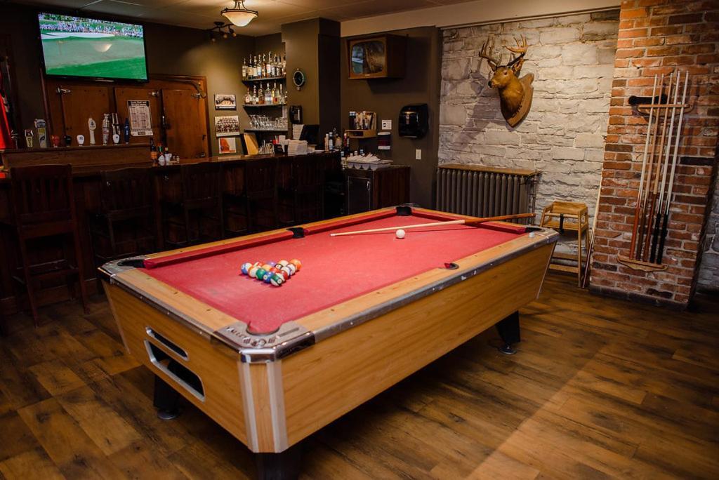 The Queen'S Inn Кингстън Екстериор снимка